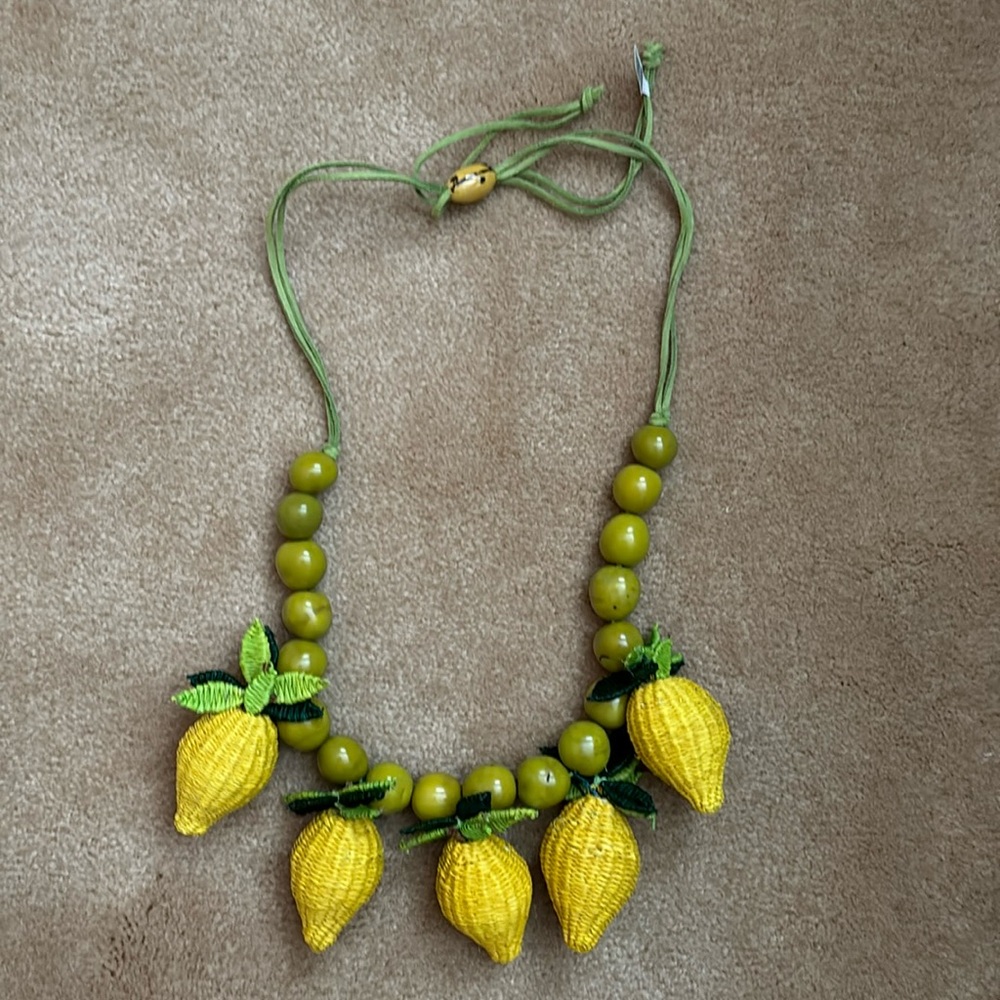 Iraca fruta lemon necklace